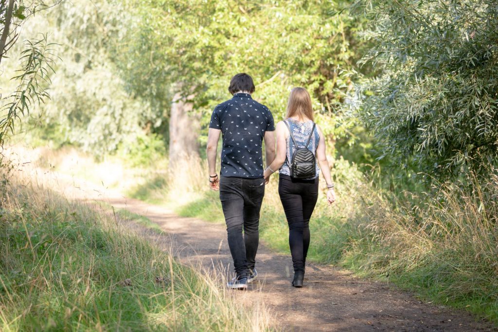 hayley ricky pathway stroll engagement shoot oxfordshire wedding photographers