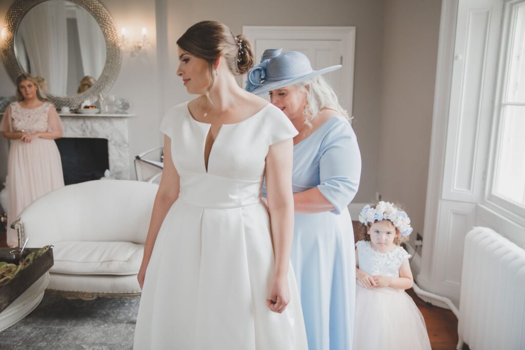 30 brides dress buttoned bridal prep thicket priory york oxfordshire wedding photographer