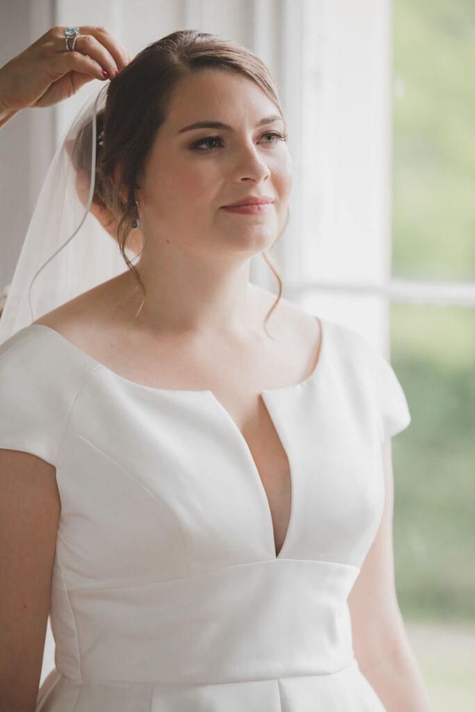 34 brides veil attached bridal preparation thicket priory york oxfordshire wedding photographers